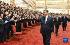 <b>习近平会见第十届世界华侨华人社团联谊大会代表</b>