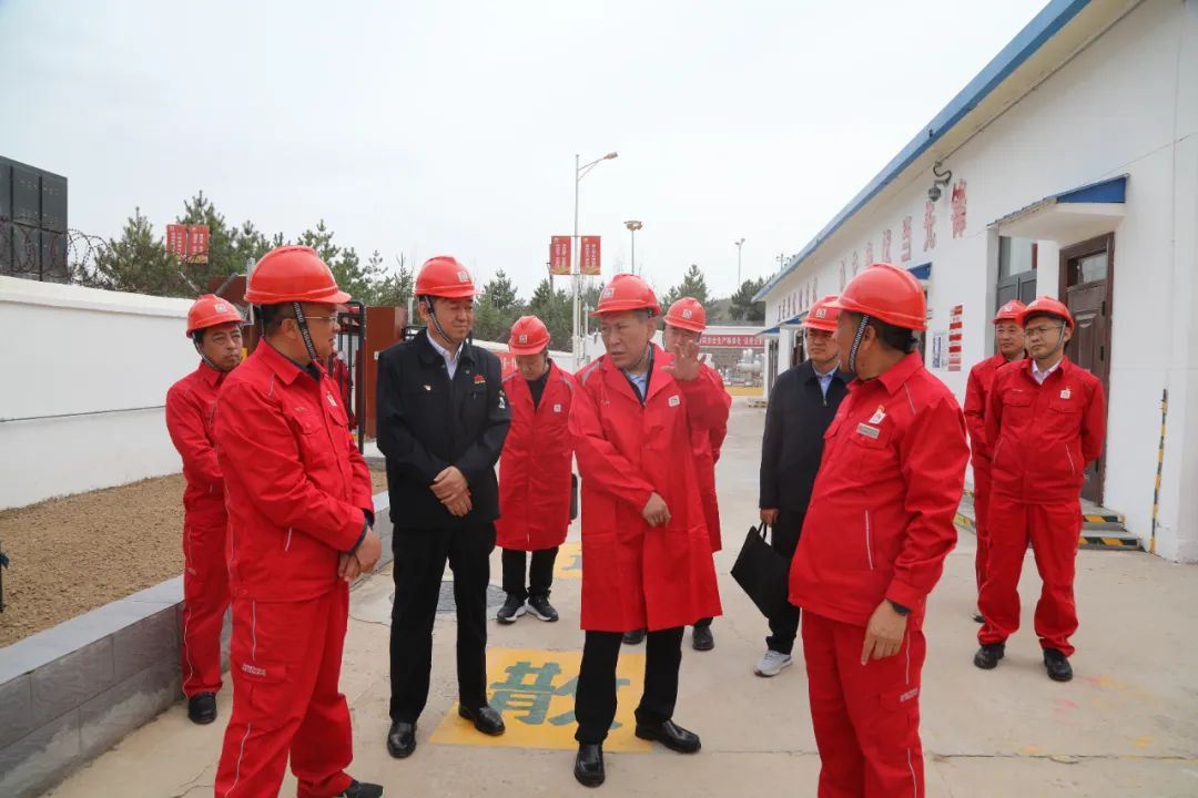 <b>延长石油管道运输公司党委书记兼执行董事郭广文前往第二分公司开展调研</b>