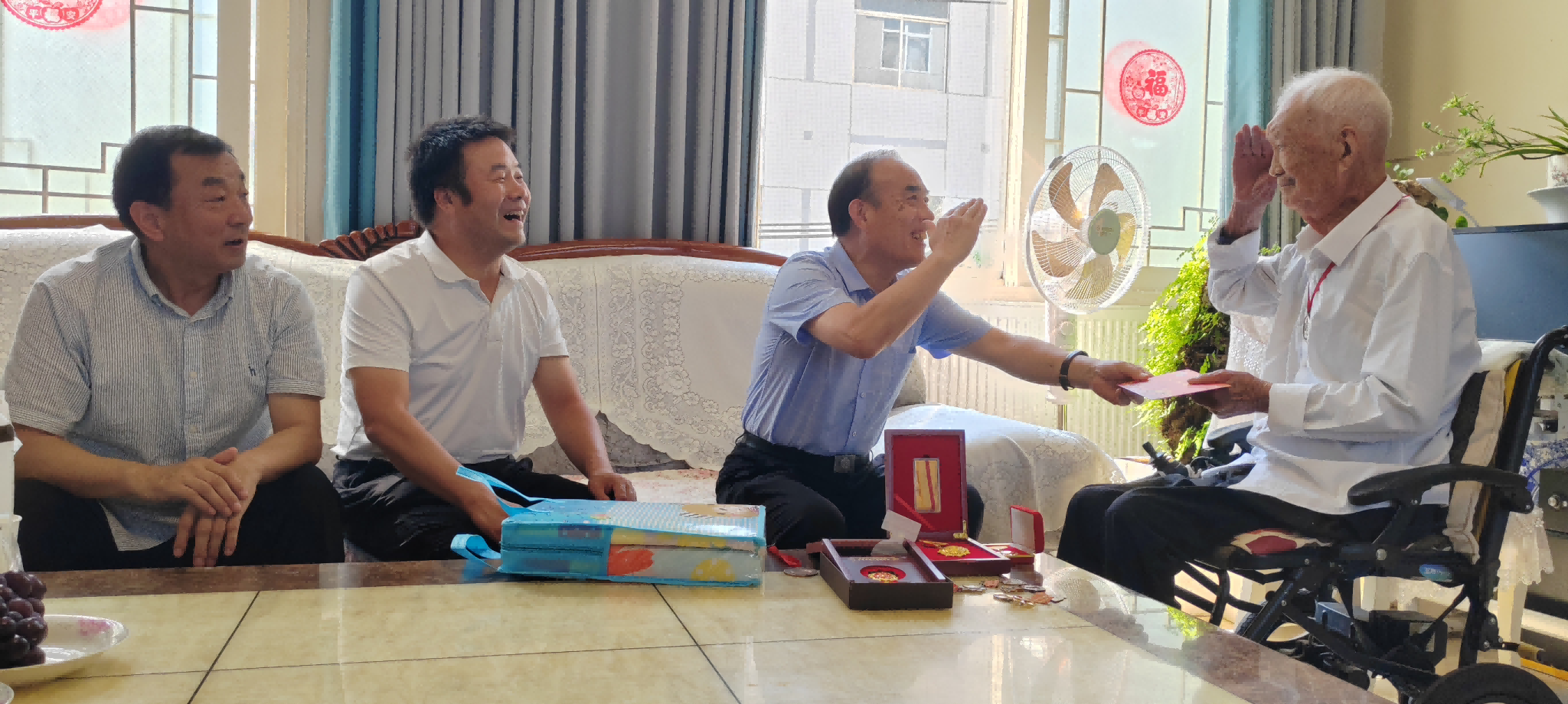 <b>商洛市慈善协会开展庆“八一”慰问抗战老兵活动</b>