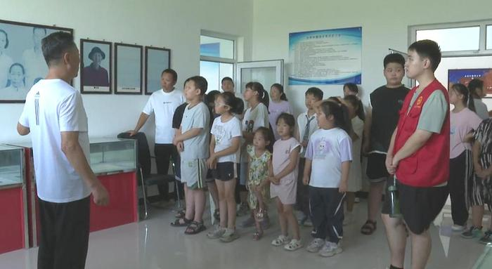 <b>河北石家庄市鹿泉区：镇宁社区开展红色教育实践活动</b>