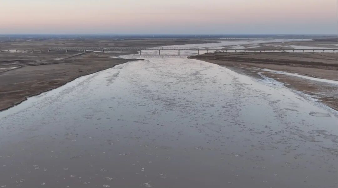 <b>黄河内蒙古河段首现流凌进入凌汛期</b>