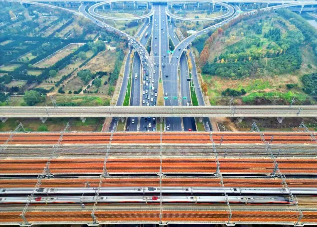 <b>郑州铁路开行6列“球迷专列”</b>