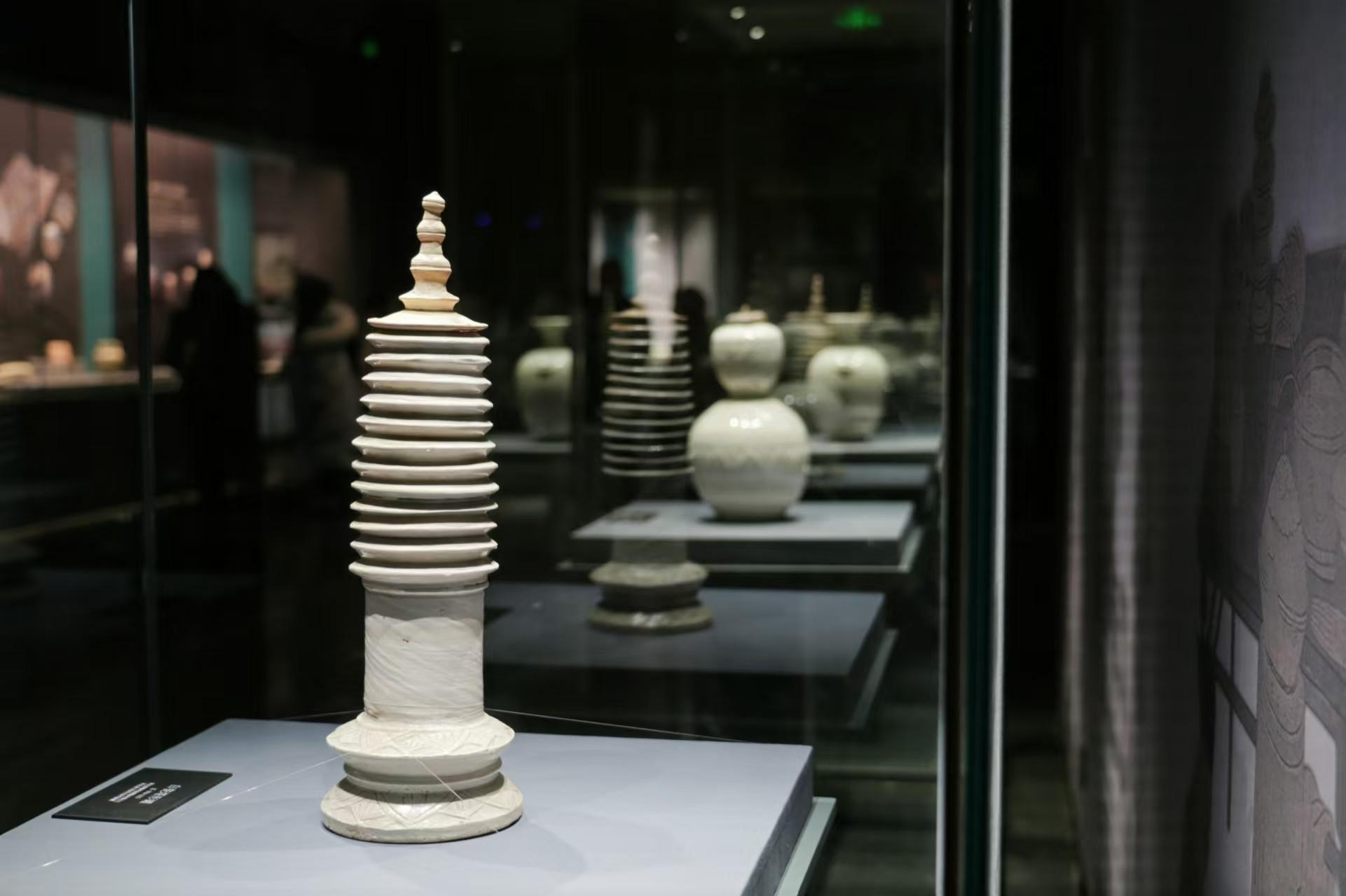 <b>14家文博白瓷珍品齐聚山西 见证民族融合历程</b>