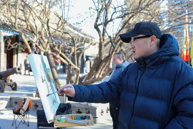 <b>以画笔解读历史建筑，呼和浩特创新美学输出让文物“活”起来</b>