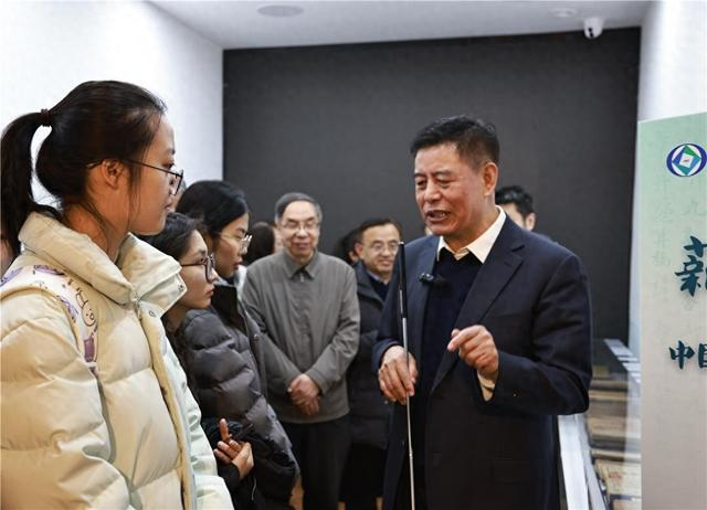 <b>“数通古今 书育希望” 内蒙古开展数学文化传承主题活动</b>