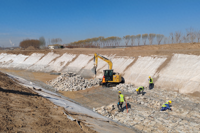 <b>内蒙古首个幸福河湖建设项目加速推进 预计6月底完工</b>